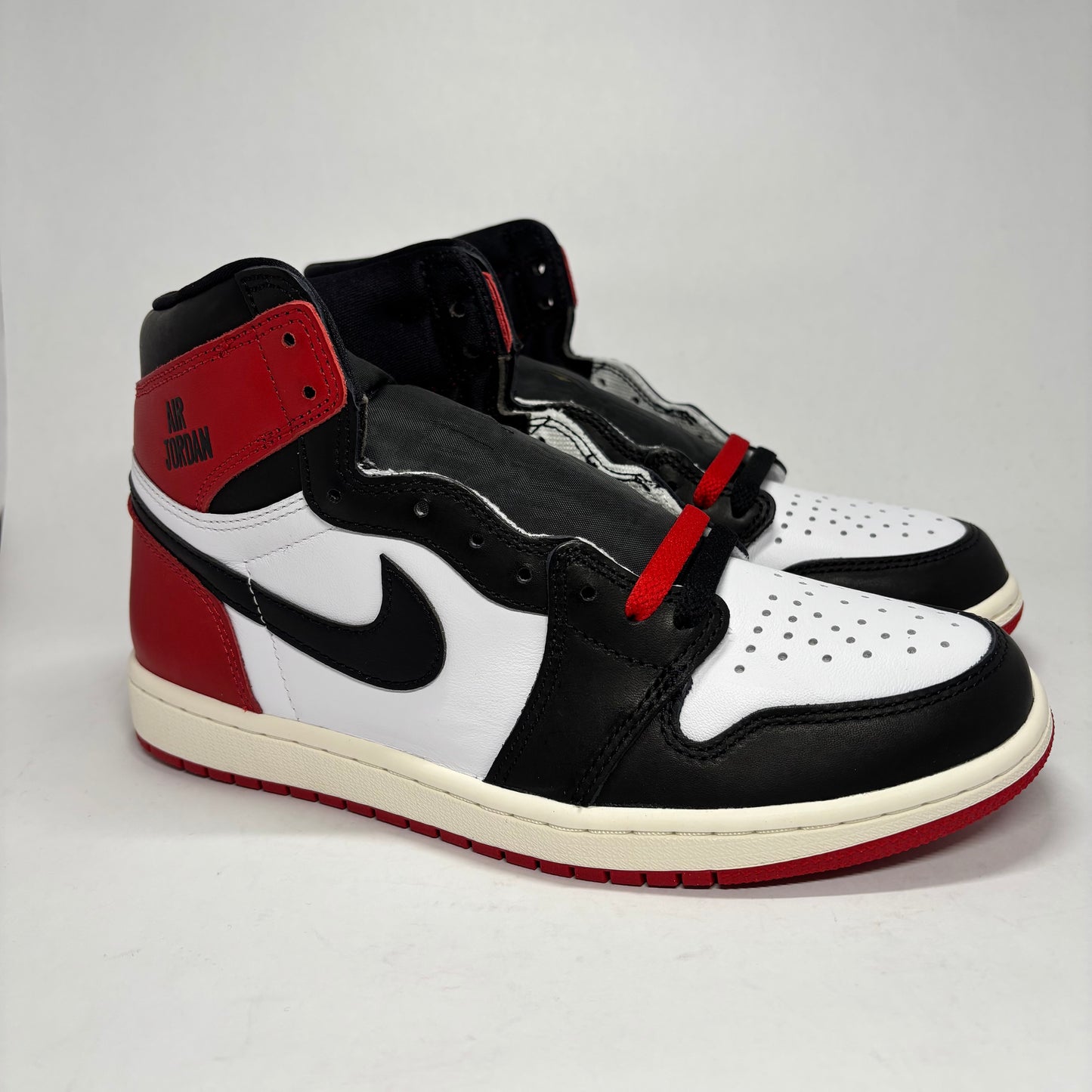 Jordan 1 Reimagined Black Toe DS