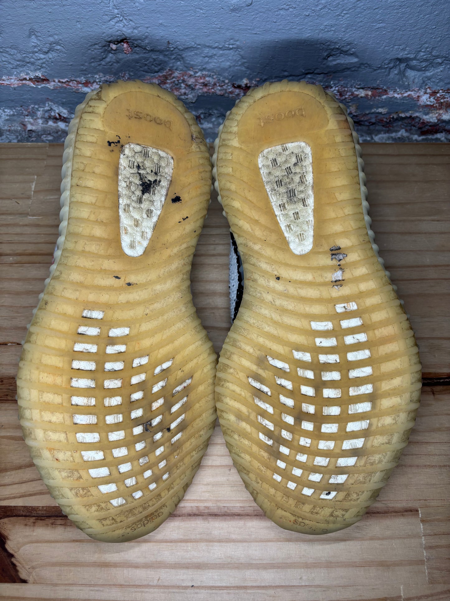 Yeezy 350 Zebra Used