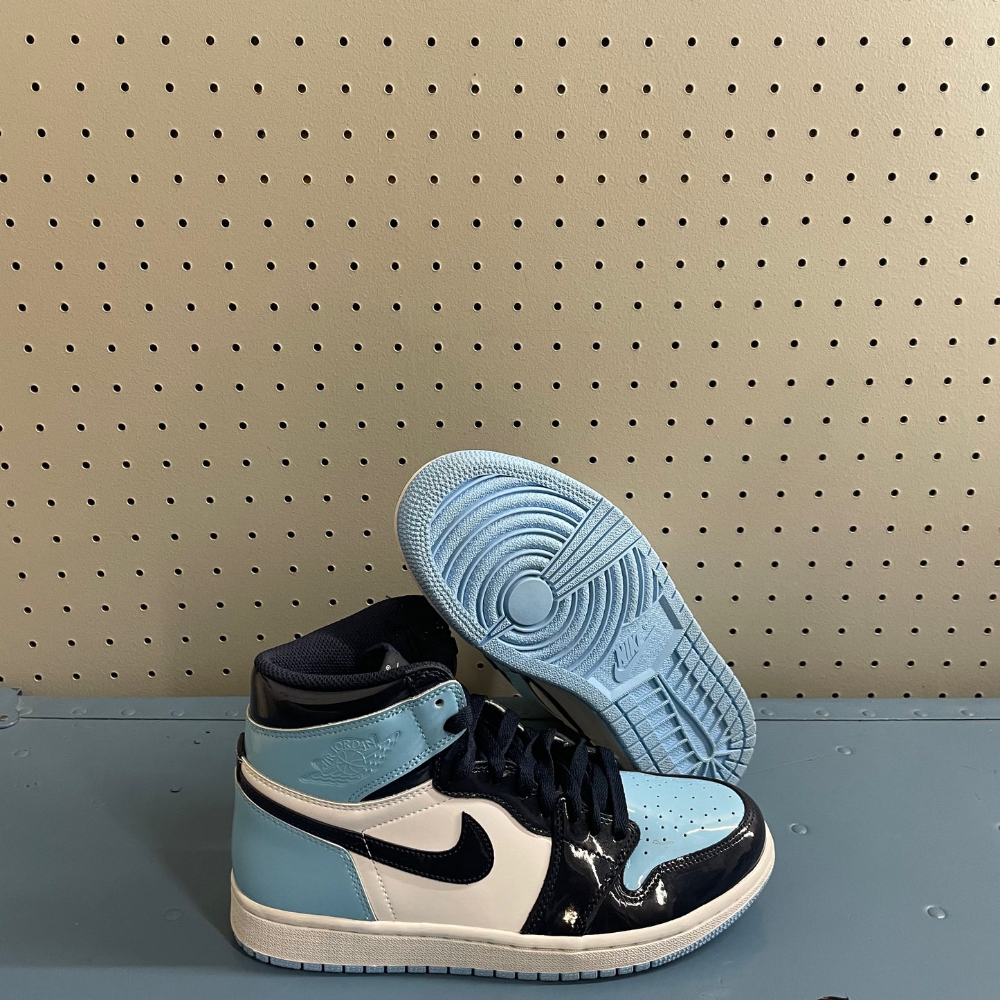AJ1 Blue Chill Sz 8.5W/7Y