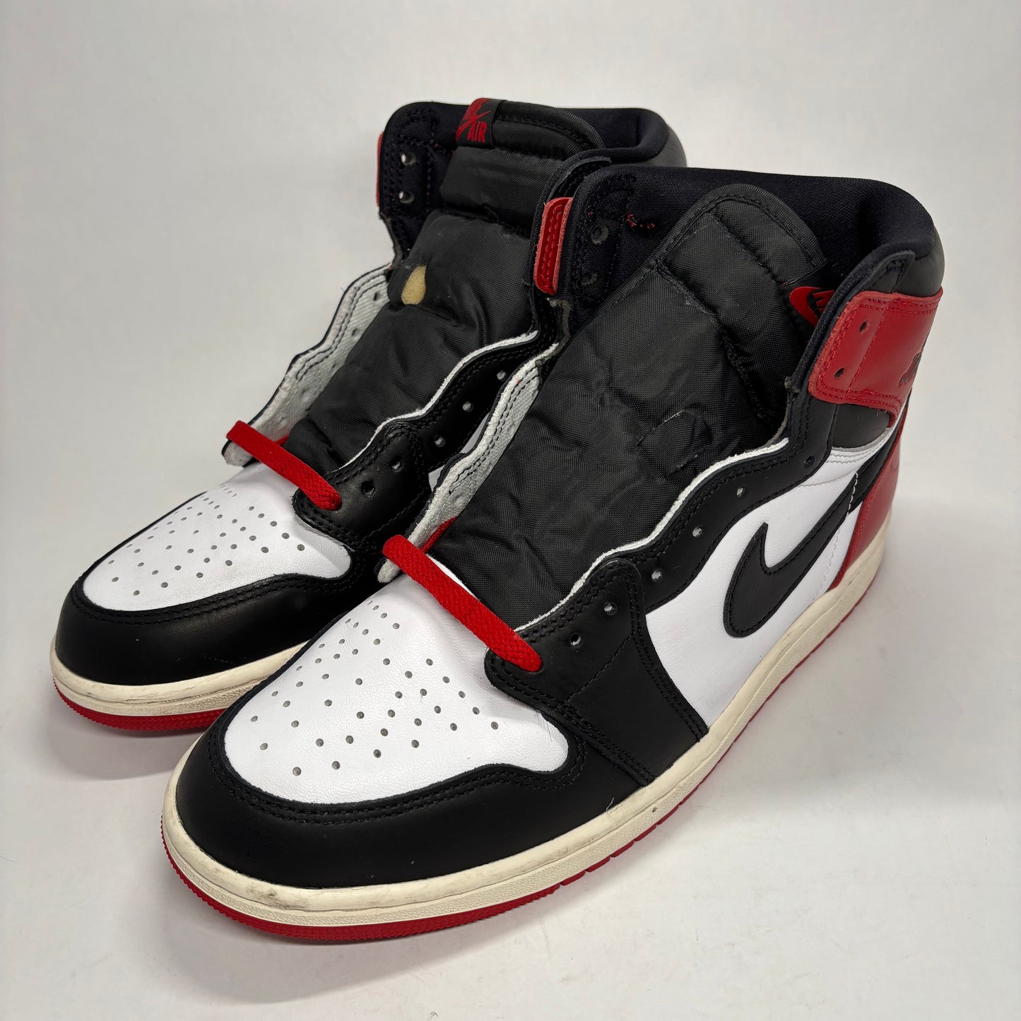 Jordan 1 Black Toe Reimagined Used