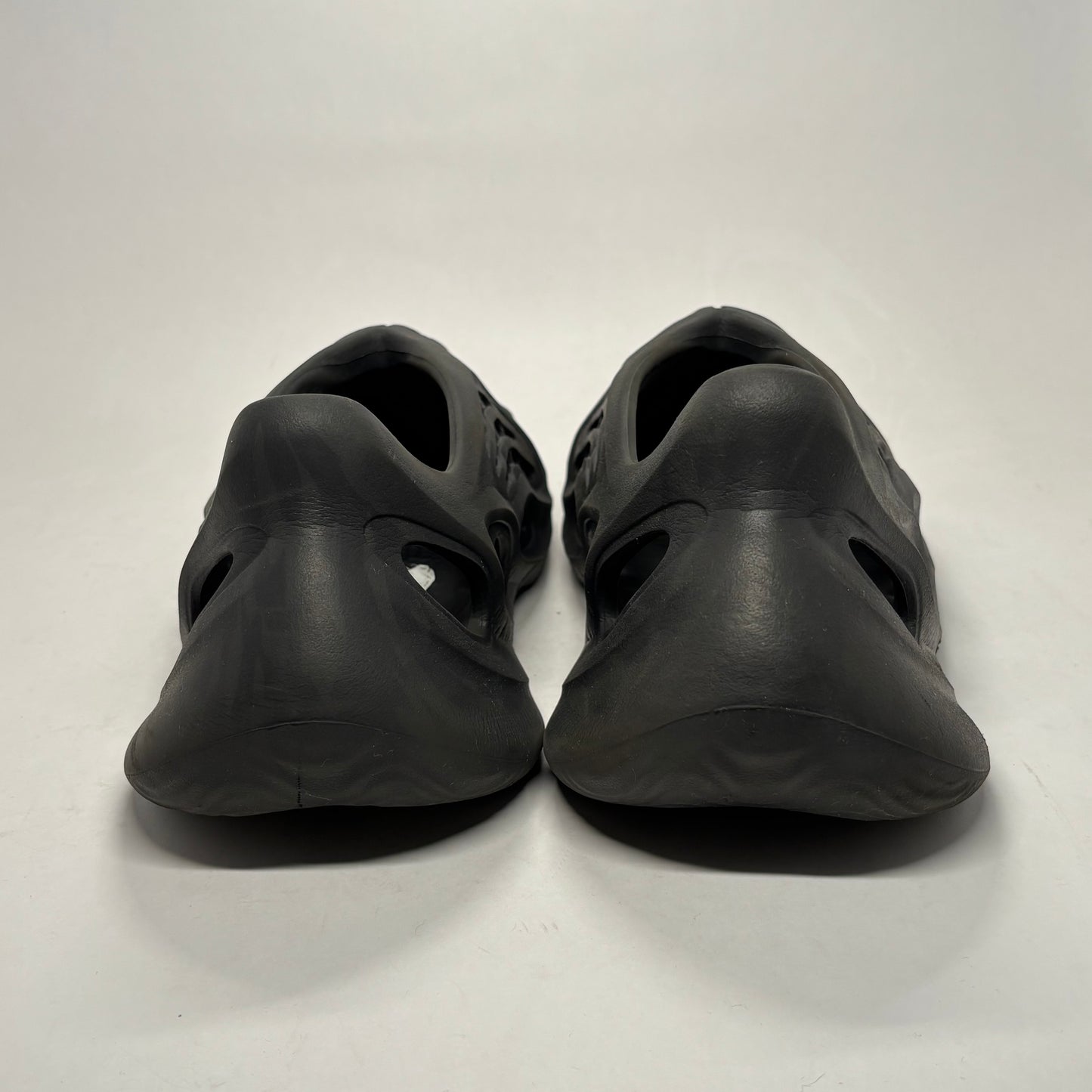 Yeezy Foam Runner Onyx Used