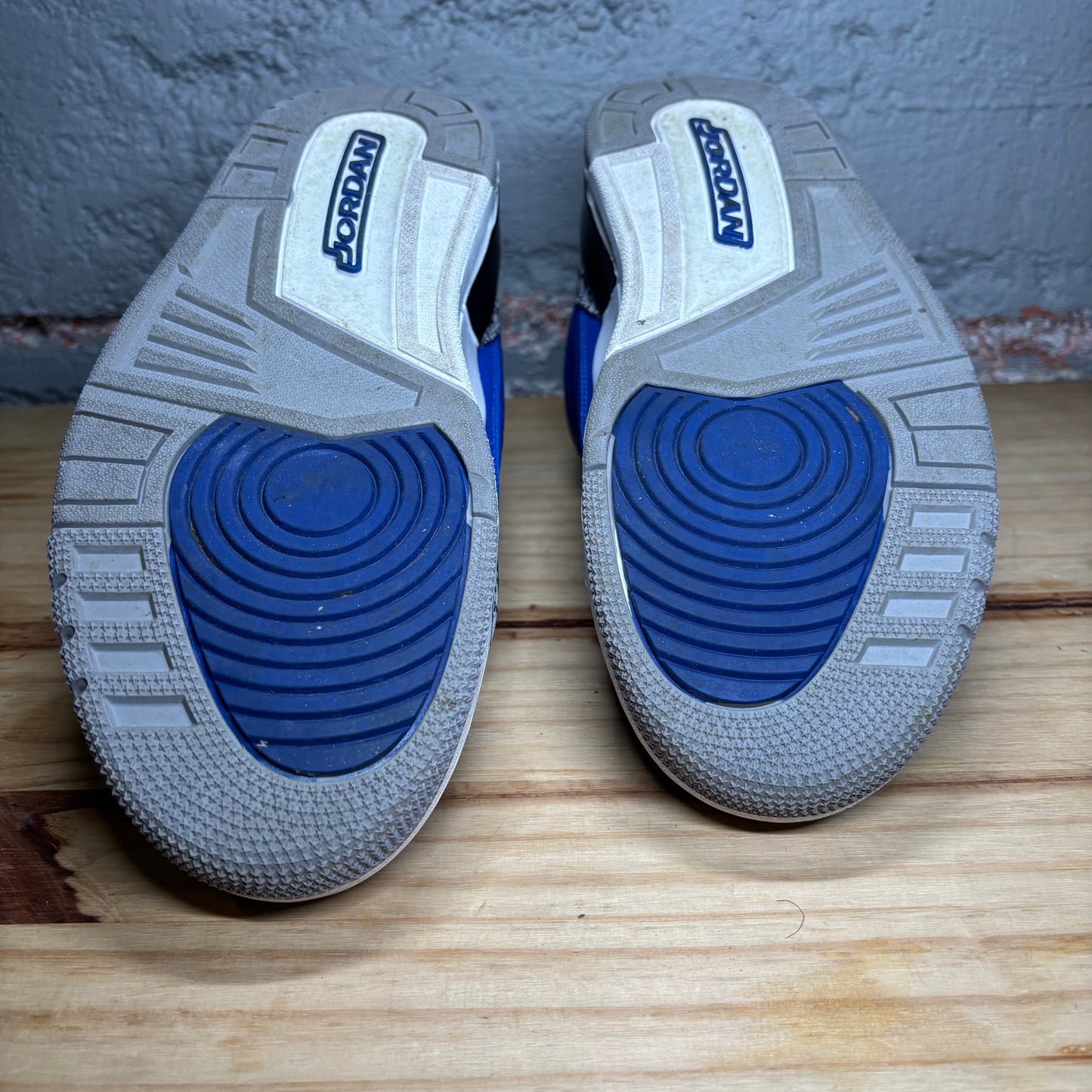 Jordan 3 Varsity Royal Cement  Used