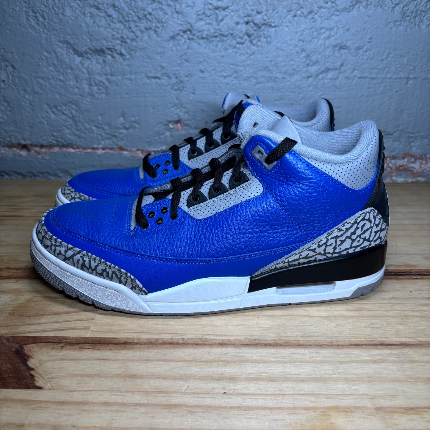 Jordan 3 Varsity Royal Cement  Used