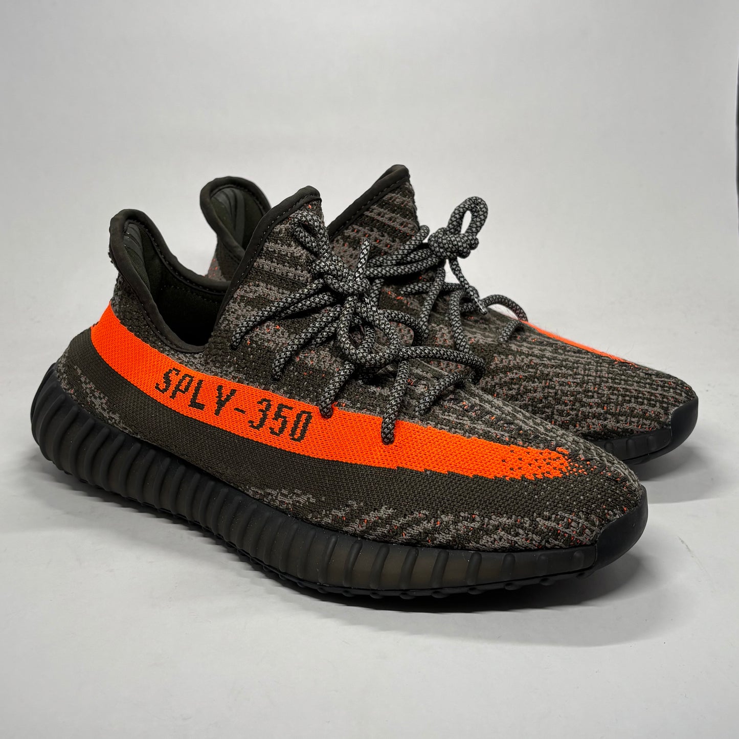 Yeezy Carbon Beluga  Used