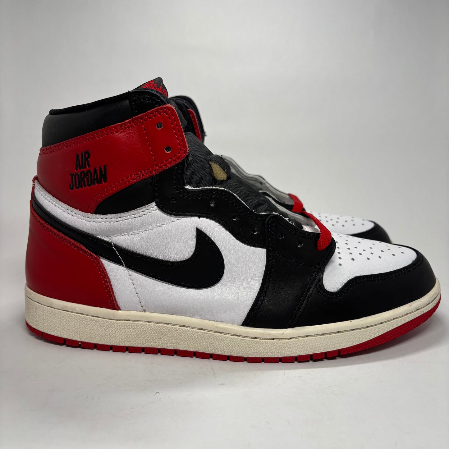 Jordan 1 Black Toe Reimagined Used