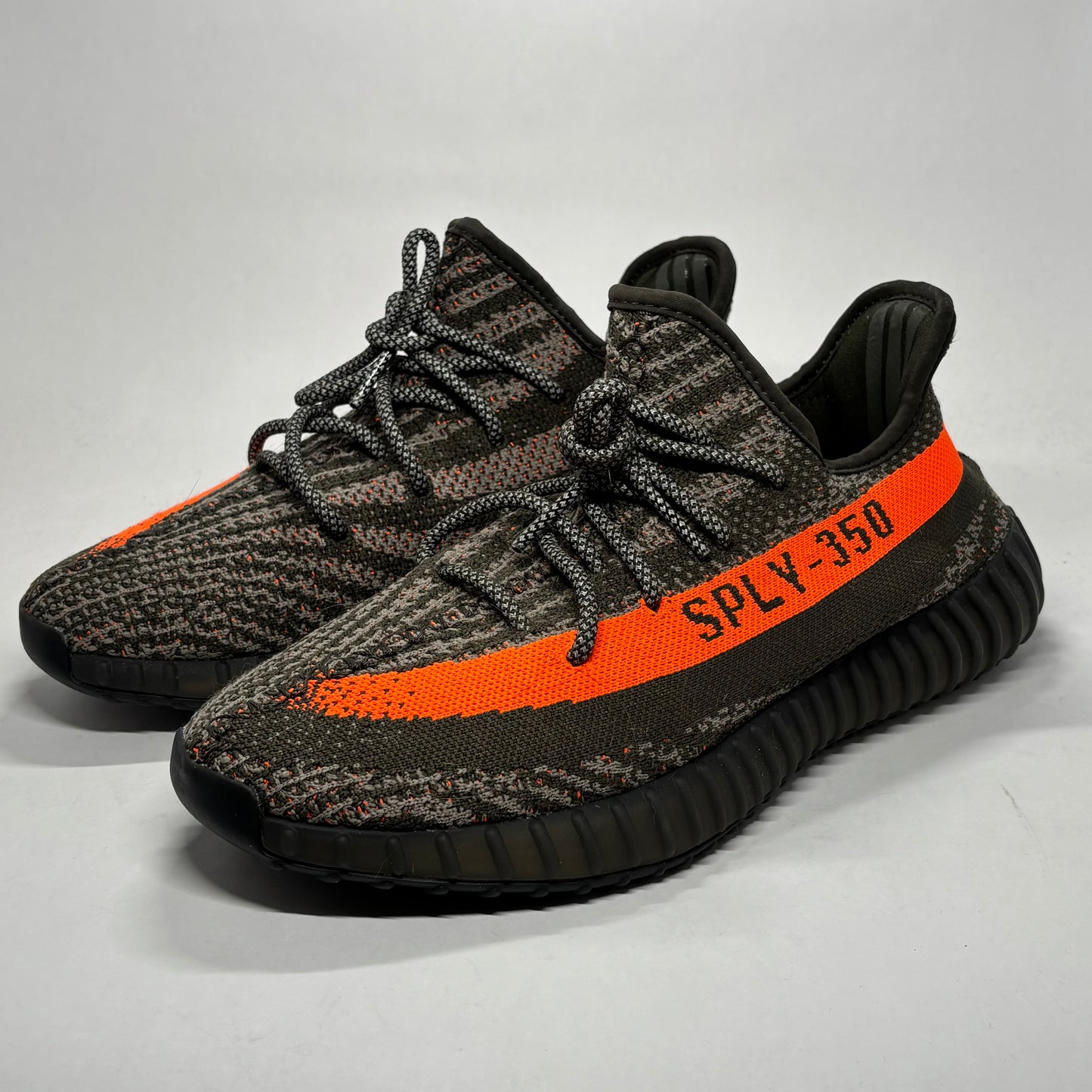 Yeezy Carbon Beluga  Used