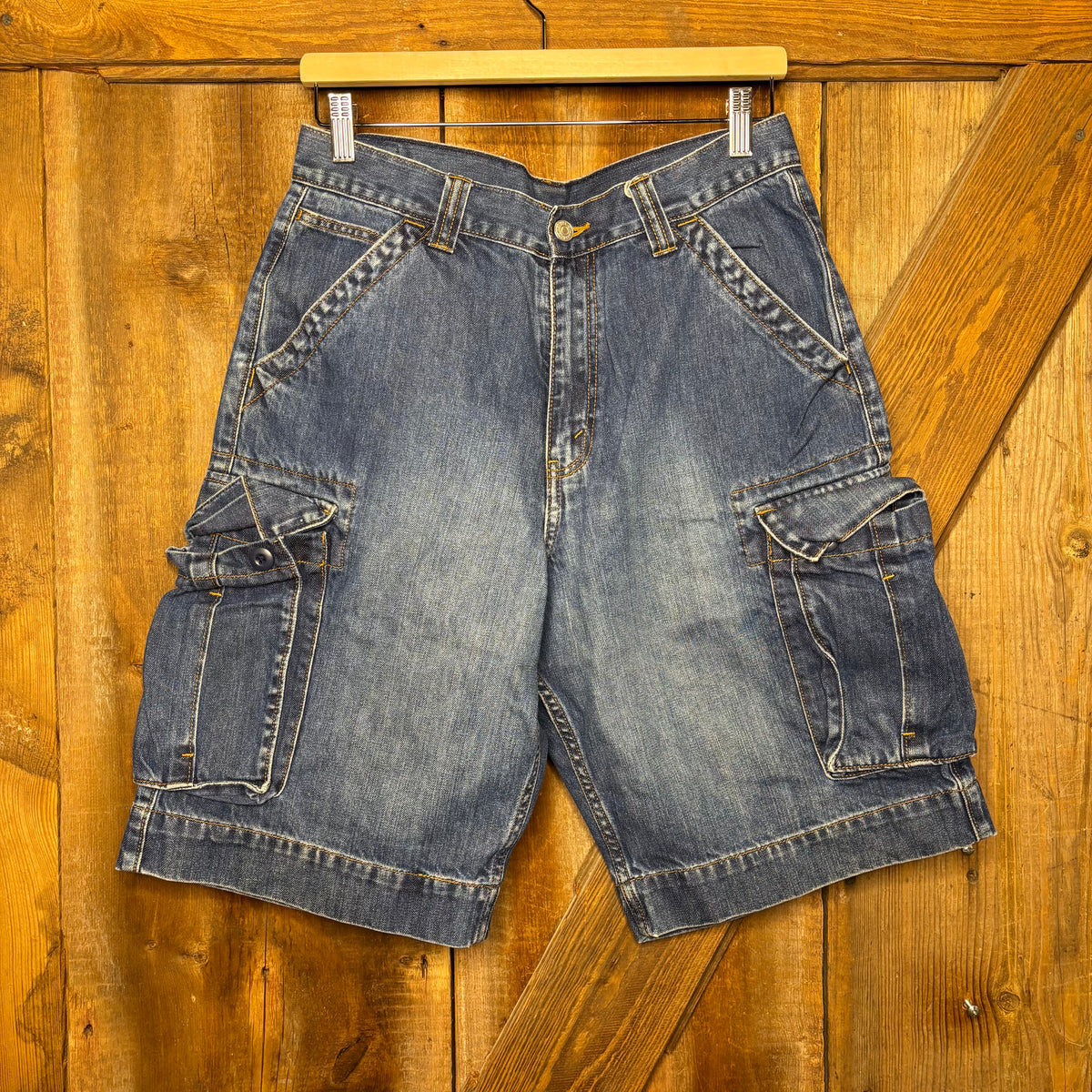 Levis Cargo Jorts Dark Wash