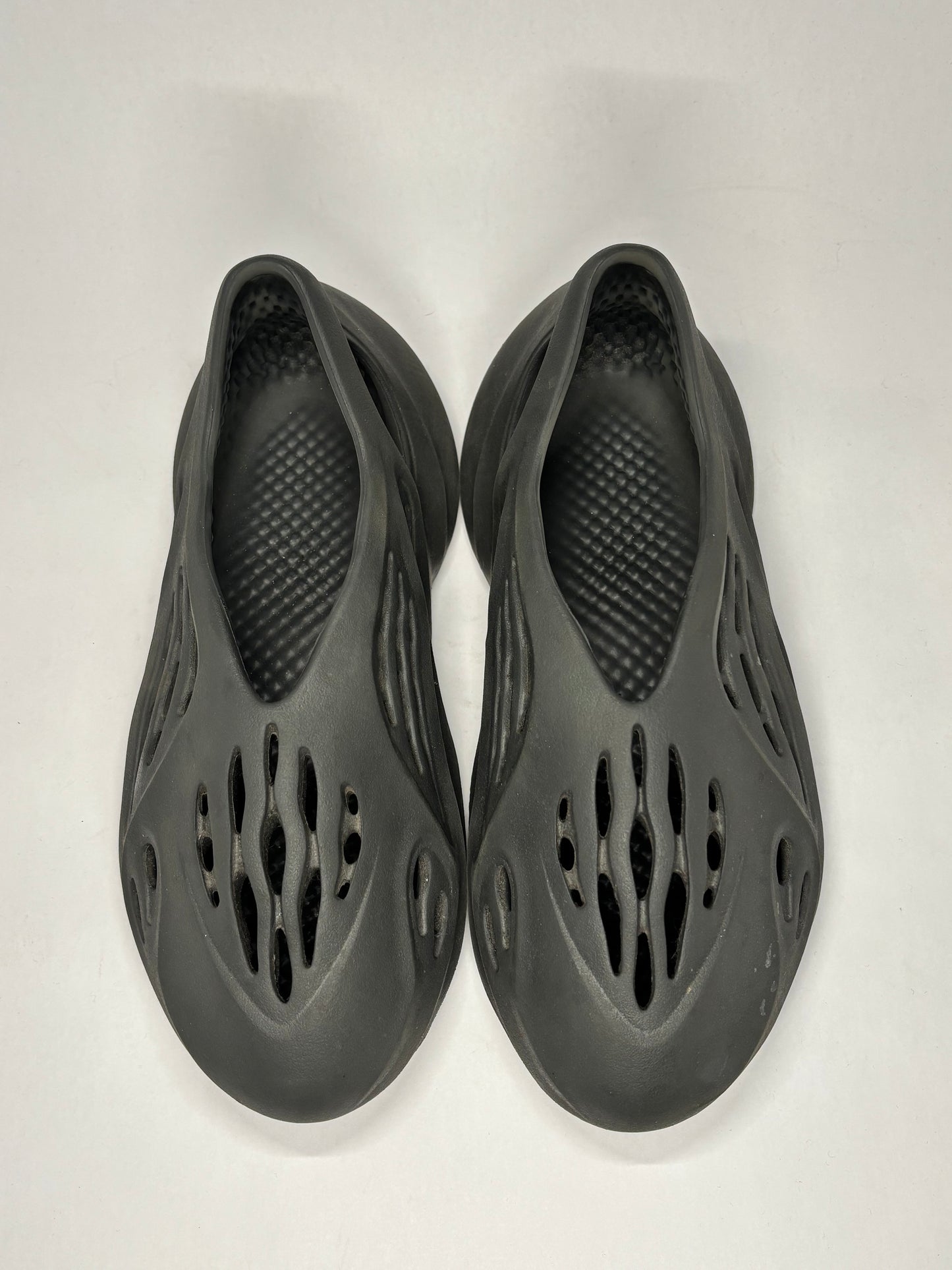 Yeezy Foam RNR Carbon Used No Box