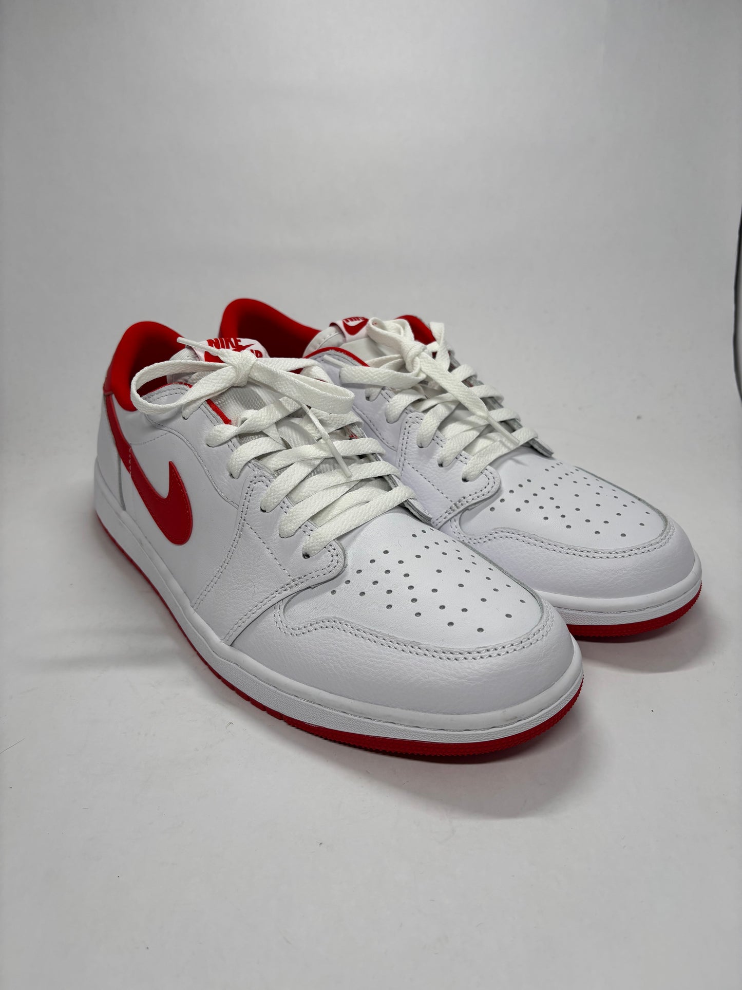 Jordan 1 Metallic Red Low DS No Box