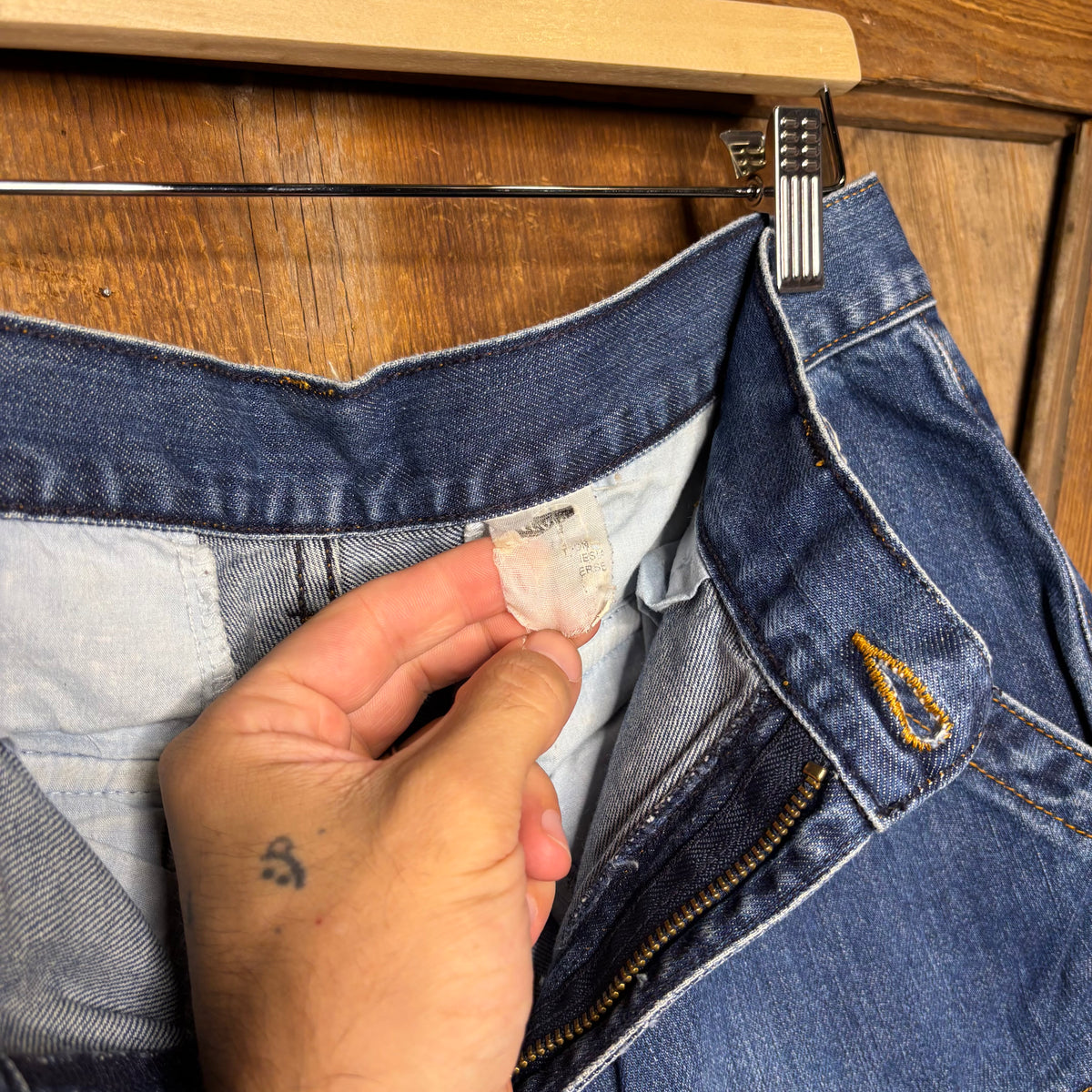 Levis Cargo Jorts Dark Wash