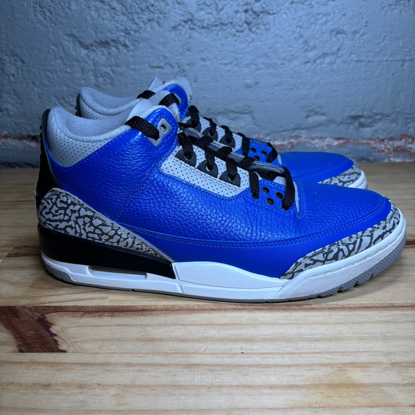 Jordan 3 Varsity Royal Cement  Used