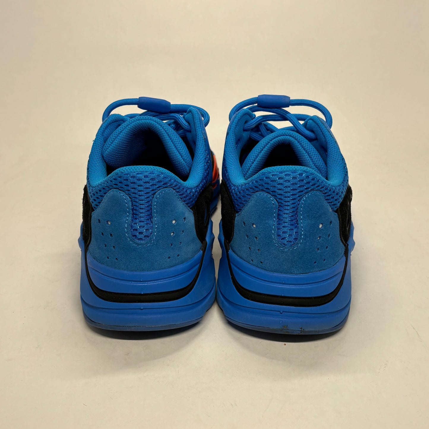 Yeezy 700 Hi Res BlueUsed