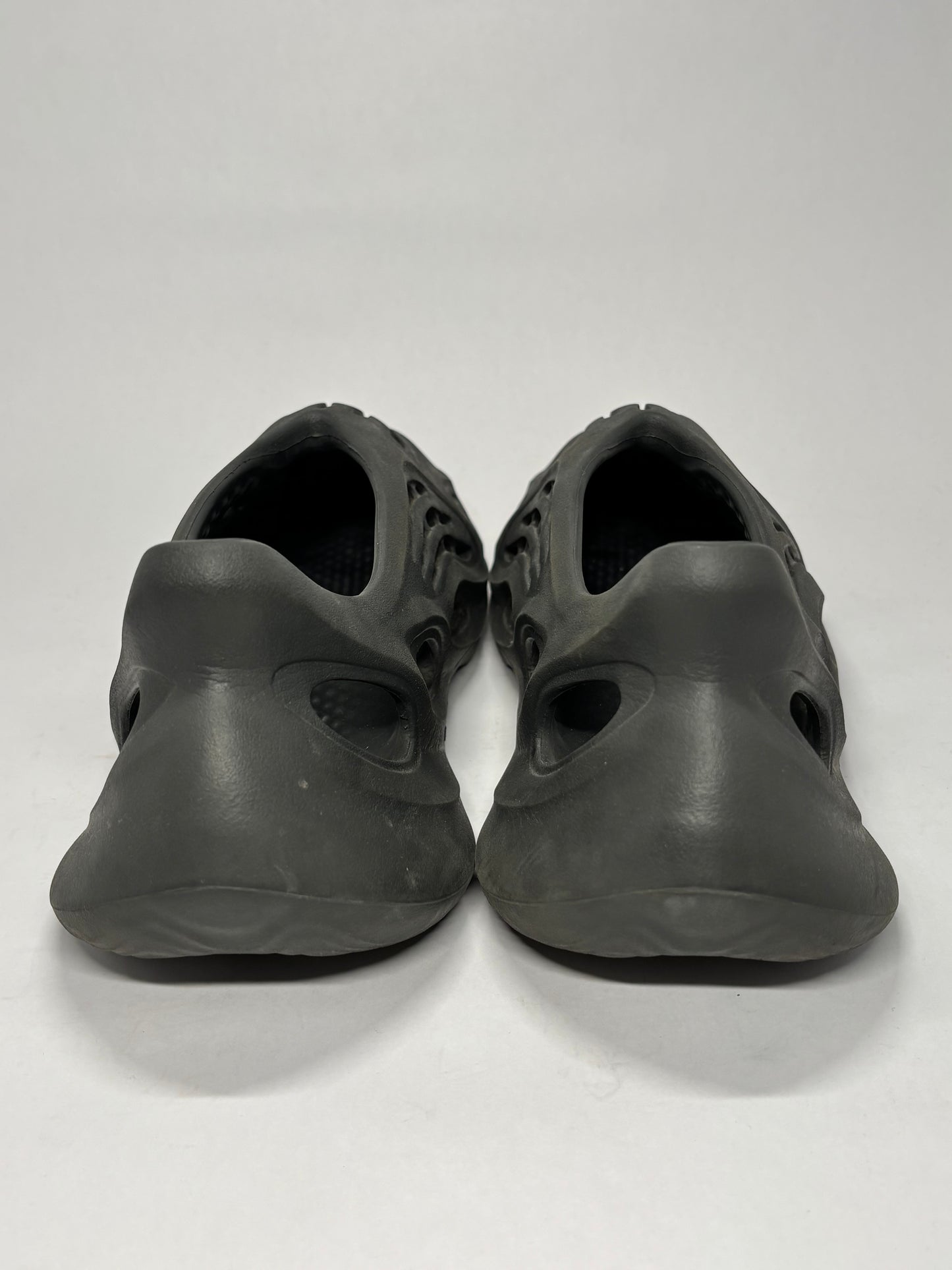 Yeezy Foam RNR Carbon Used No Box