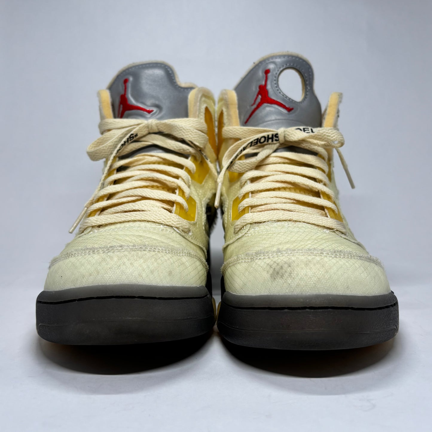 Jordan 5 Off-White Sail (Missing 1 Lacelock) Used