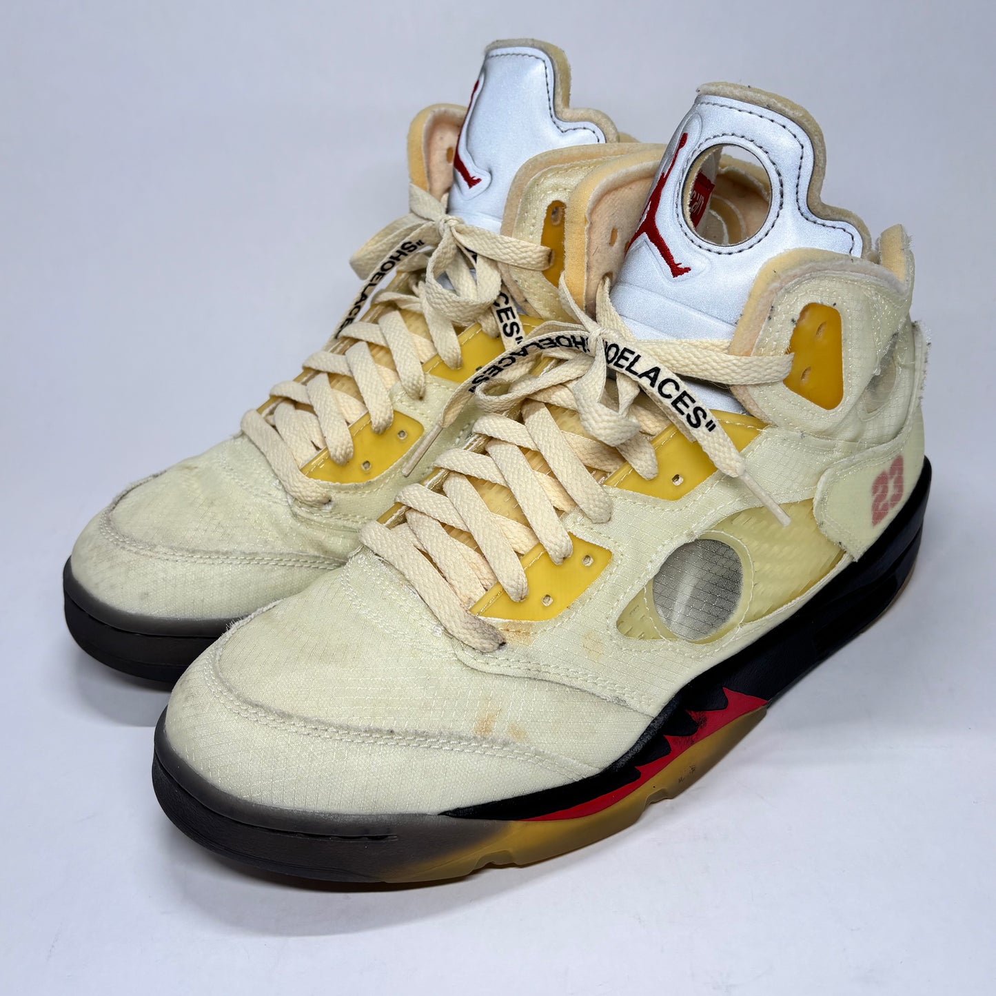 Jordan 5 Off-White Sail (Missing 1 Lacelock) Used