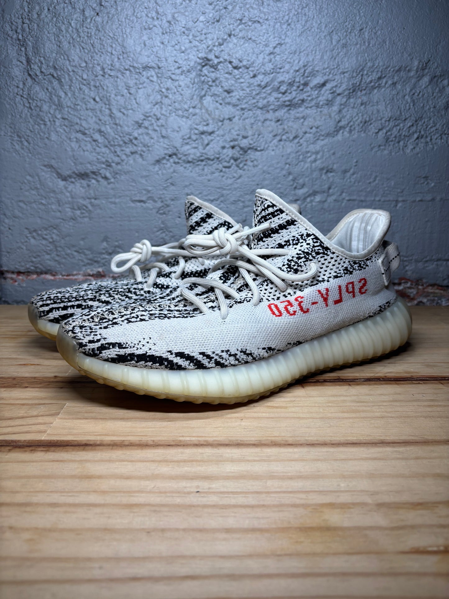 Yeezy 350 Zebra  Used