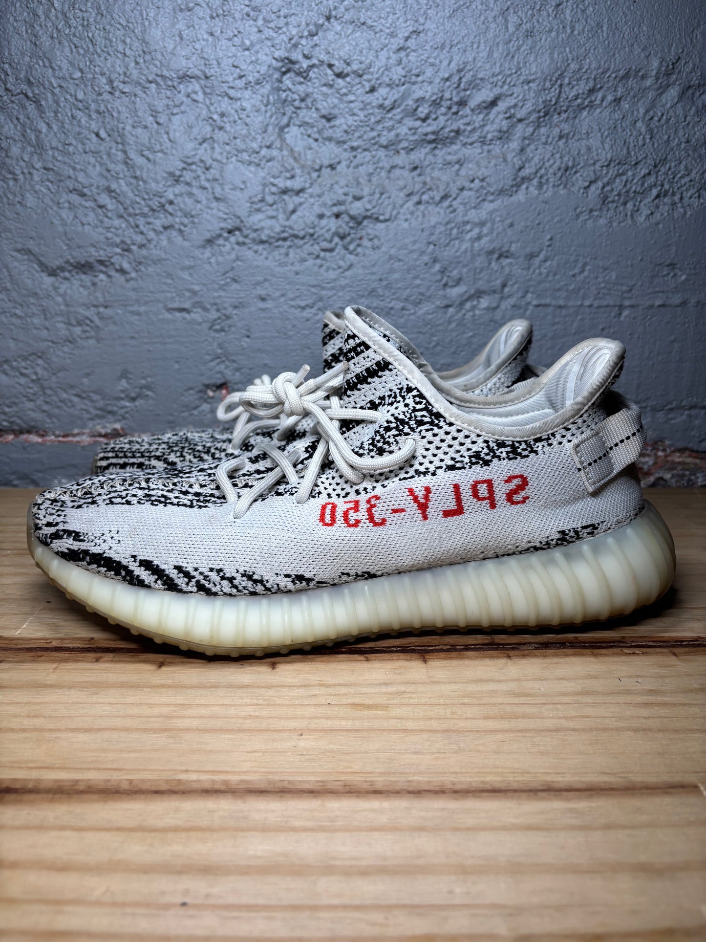 Yeezy 350 Zebra  Used