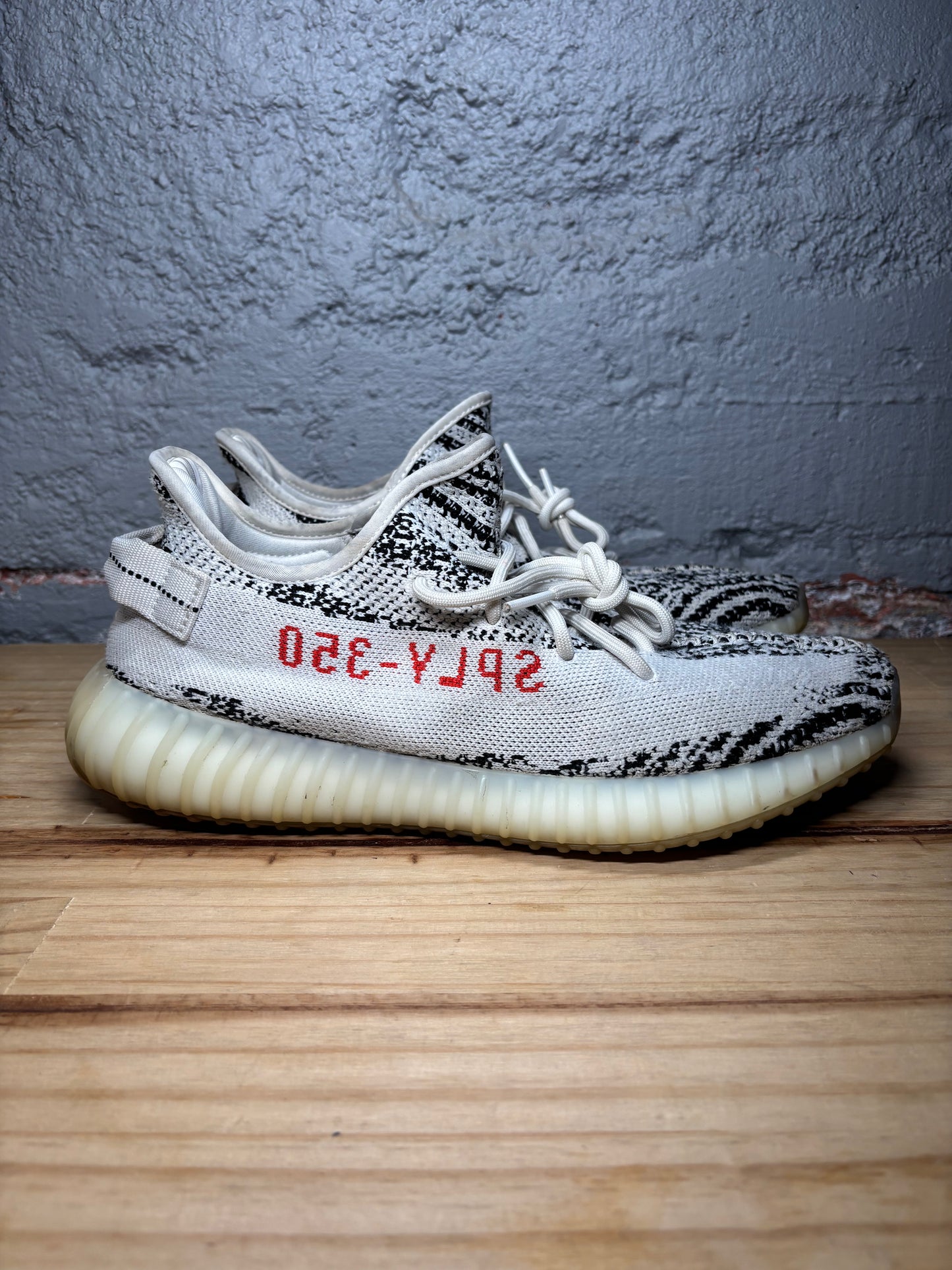 Yeezy 350 Zebra  Used