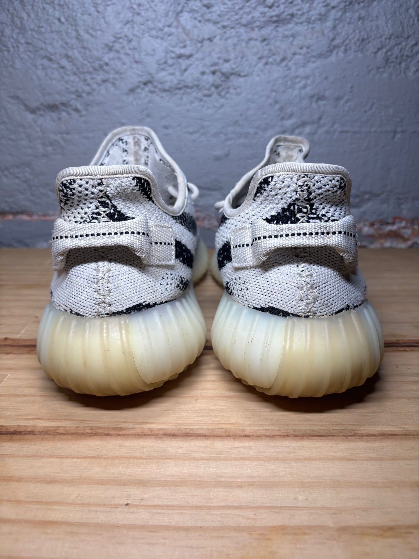 Yeezy 350 Zebra  Used