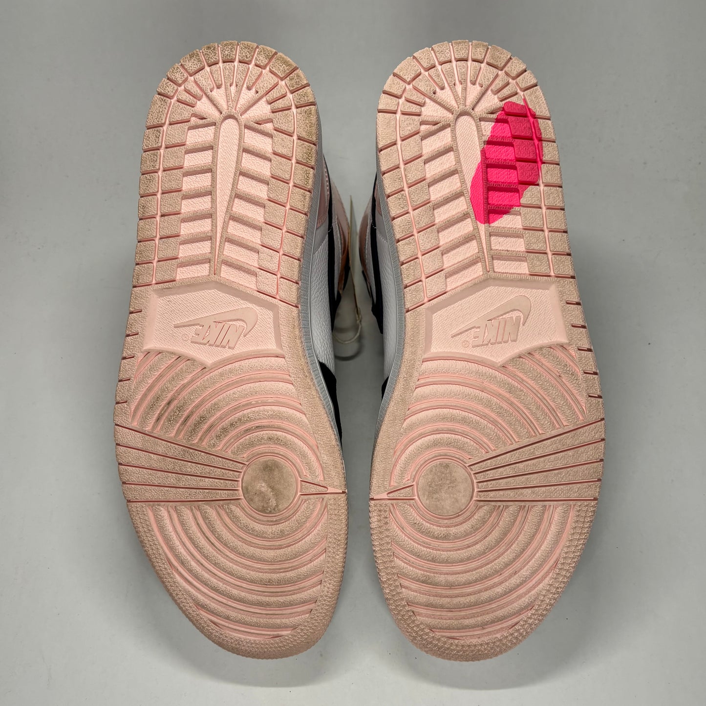 AJ1 Atmosphere (bubble gum) Sz 10.5M