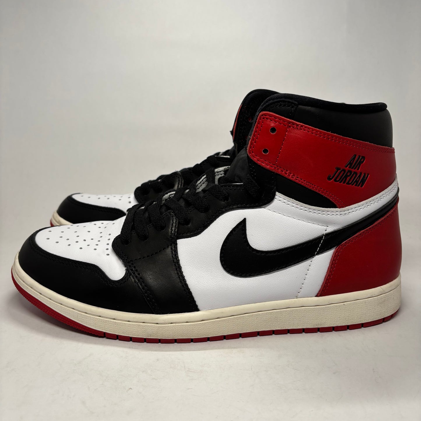 Jordan 1 Reimagined Black Toe Used