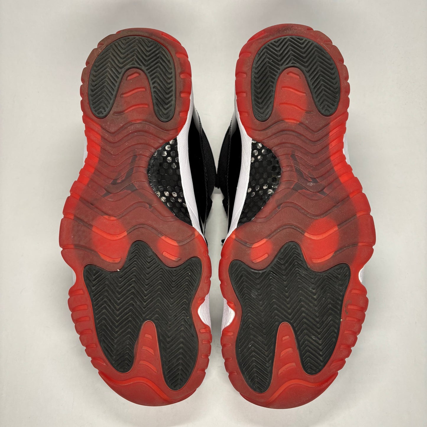 Jordan 11 Low Bred Used