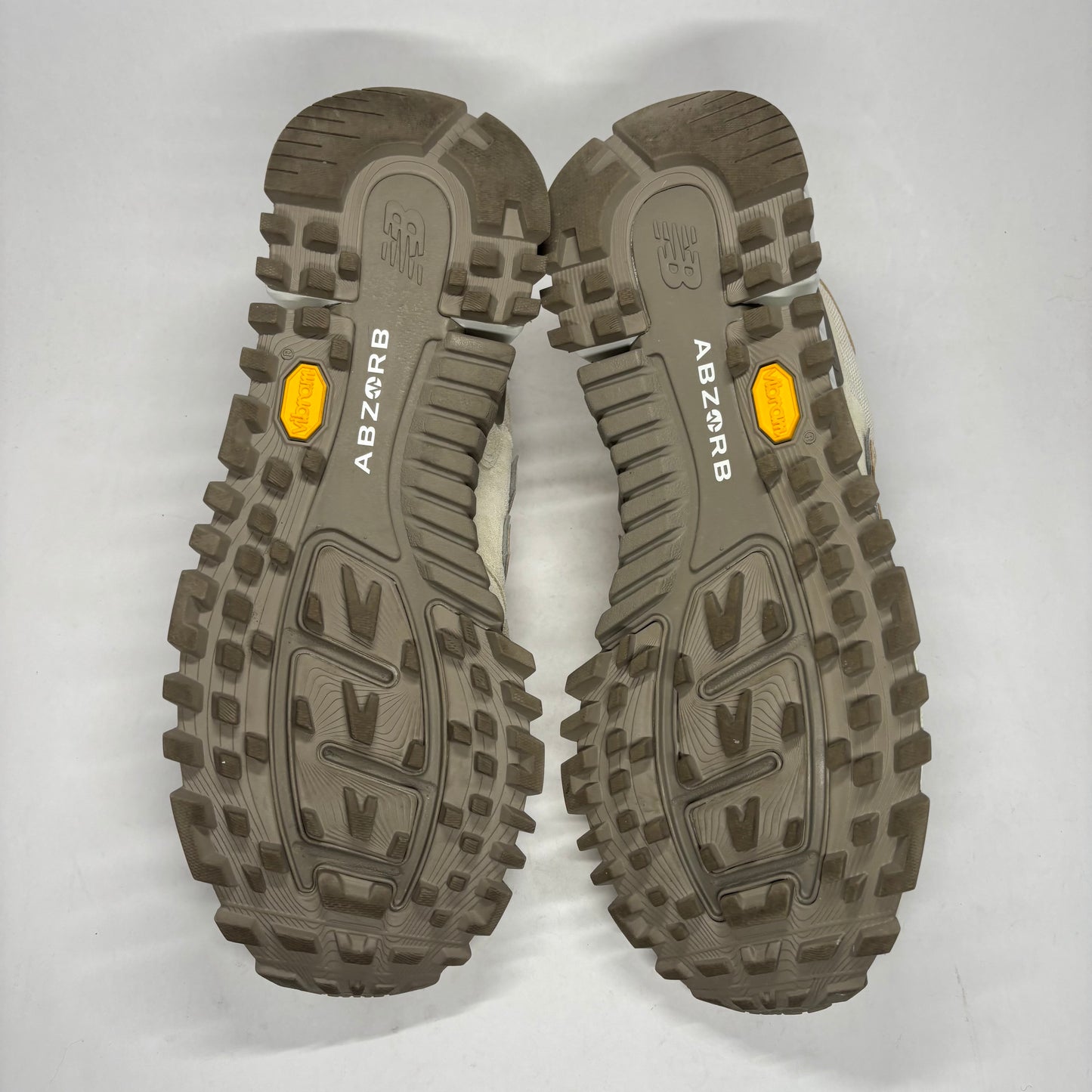 New Balance  Kith Malibu MS 1300 Used Box