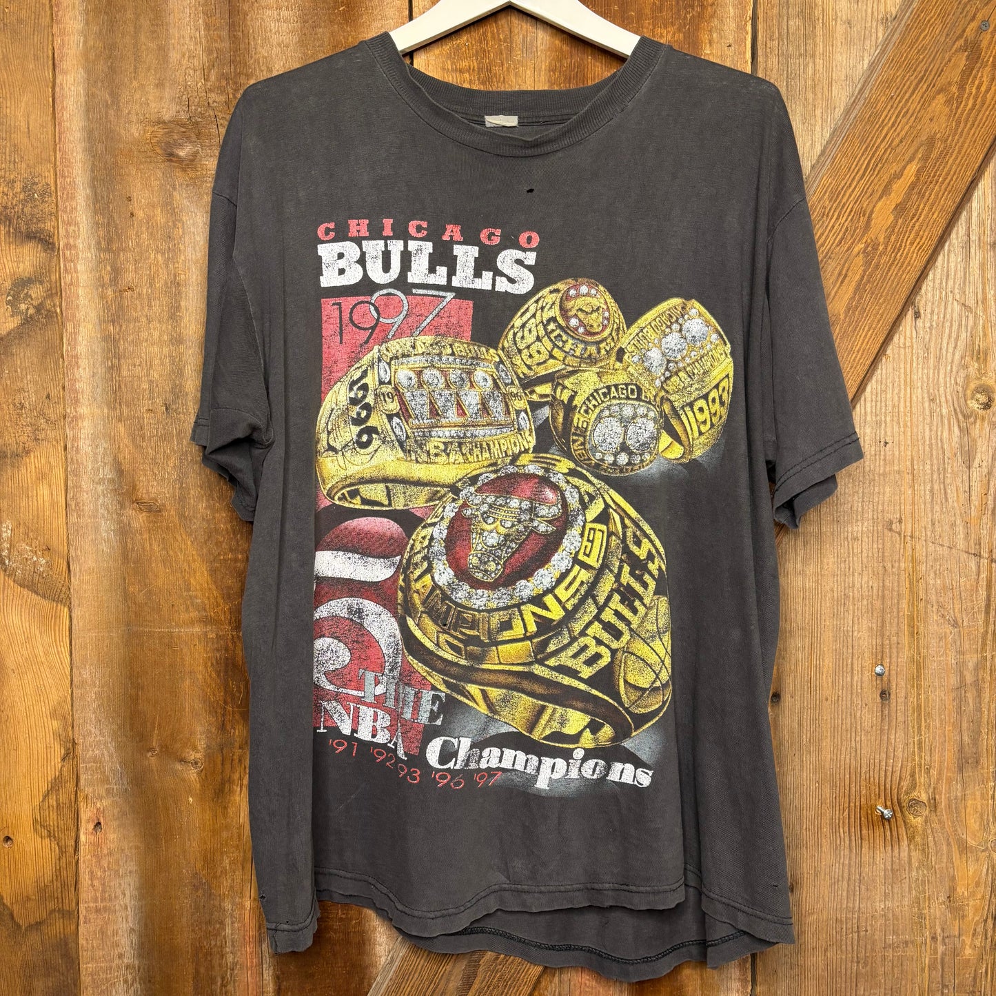 vtg 1997 Chicago Bulls Rap Tee