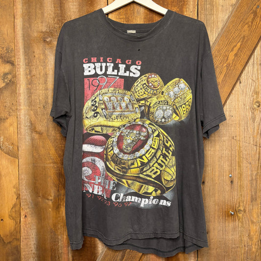 vtg 1997 Chicago Bulls Rap Tee