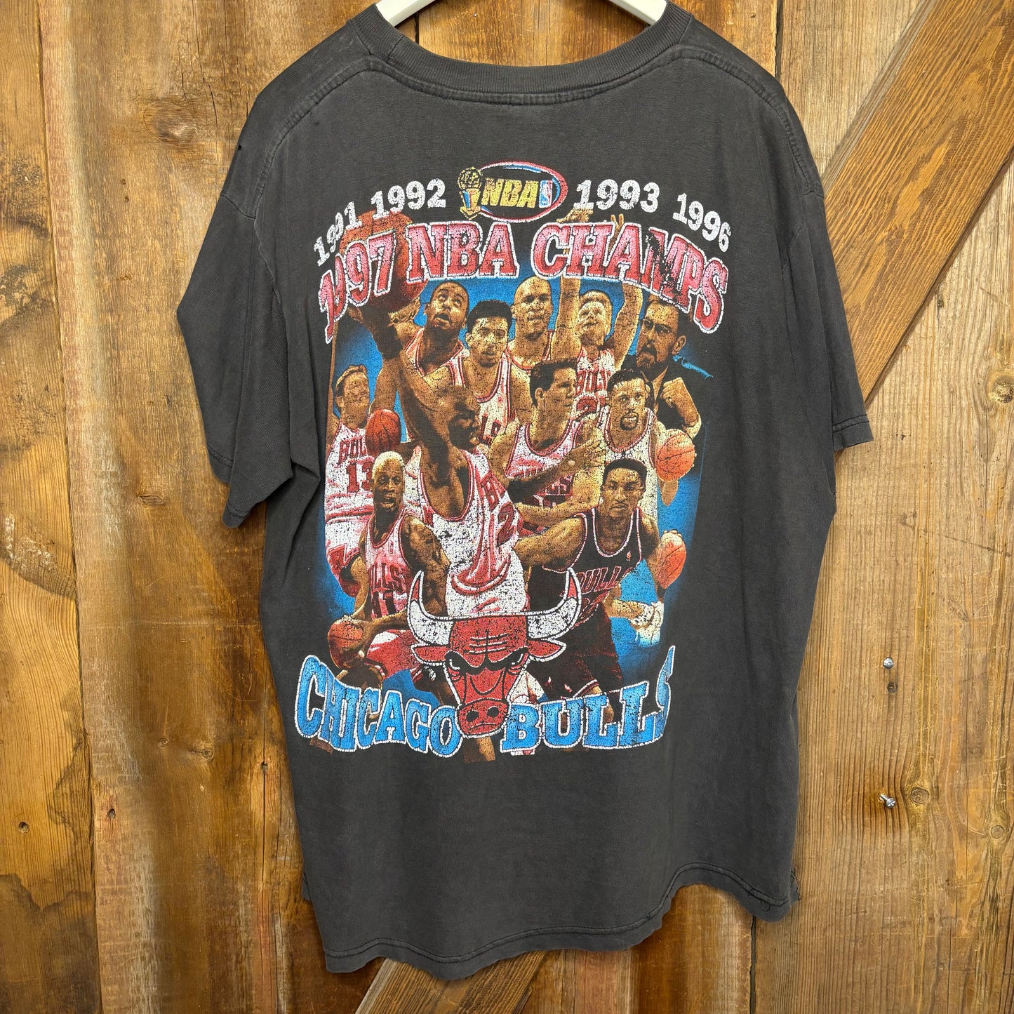 vtg 1997 Chicago Bulls Rap Tee